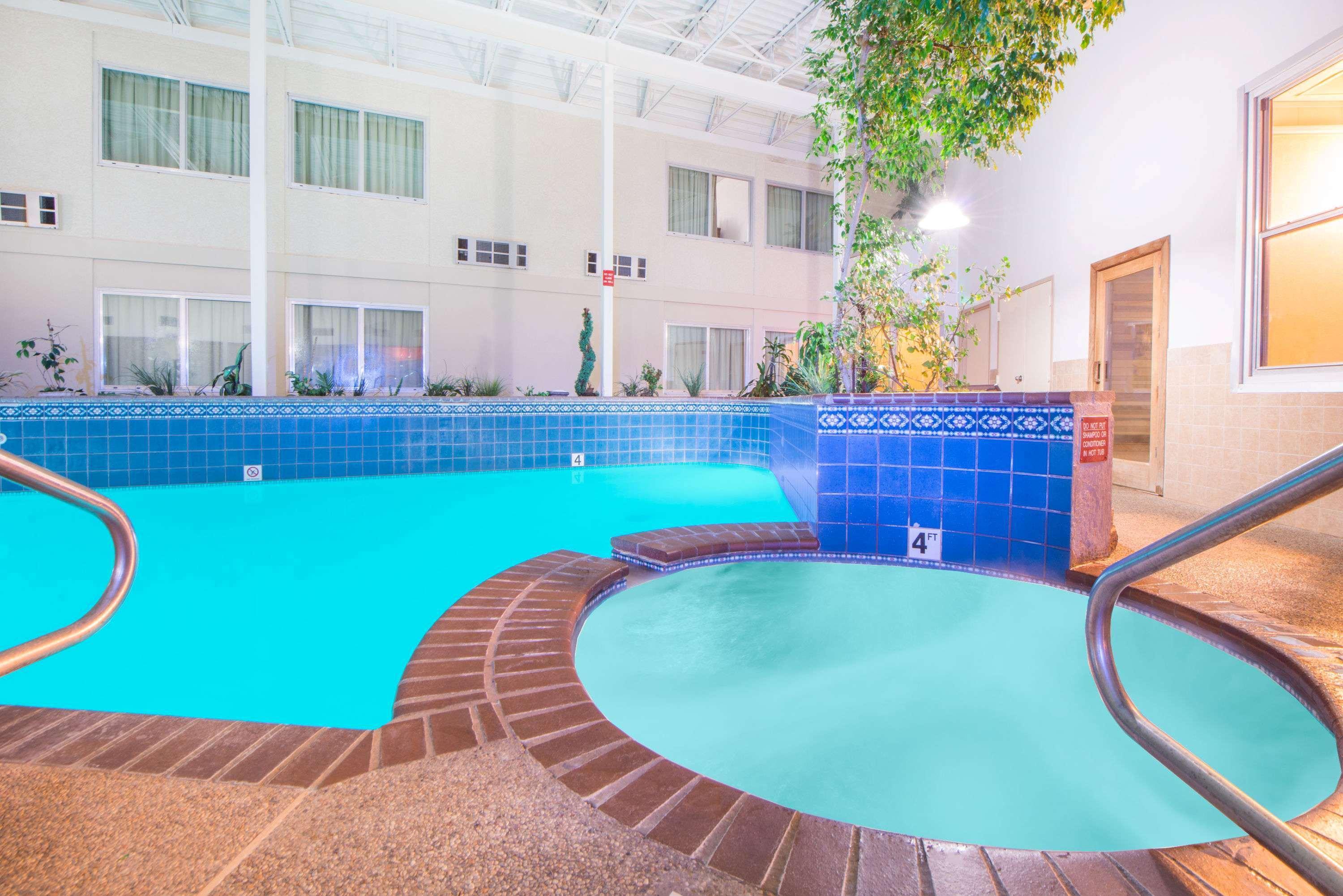 Ramada By Wyndham Enid Hotel Exterior photo